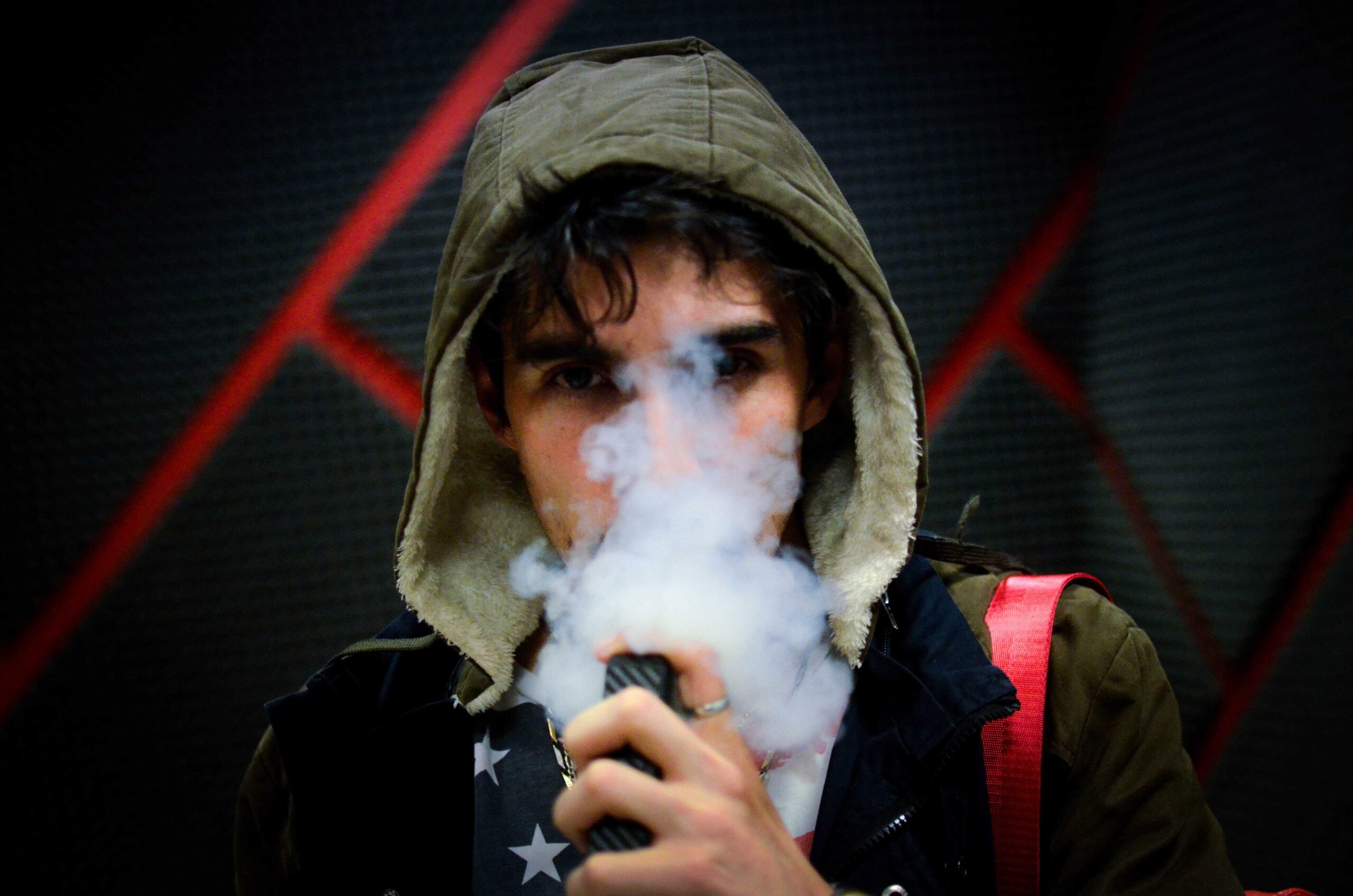9 Terrible Effects of Vaping (on Your Teeth)